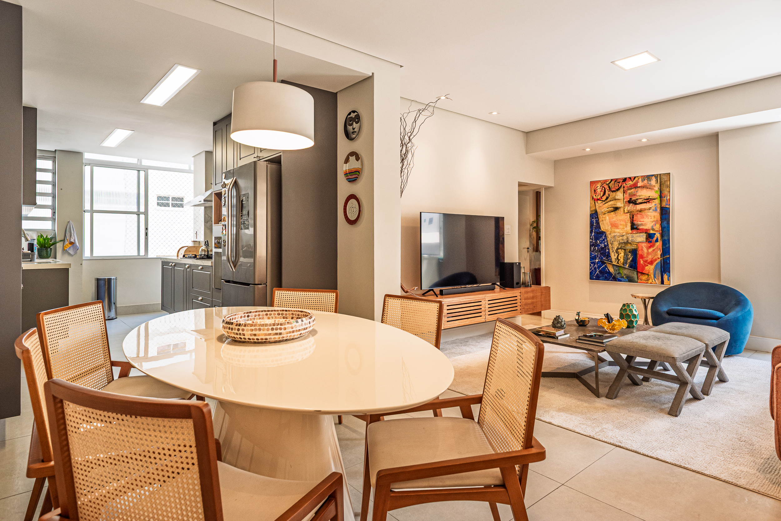 Exemplo prático de home staging e organização de sala